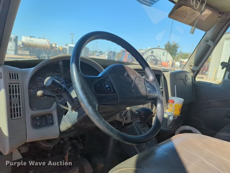 image for item MX9504 2015 International TerraStar  flatbed truck