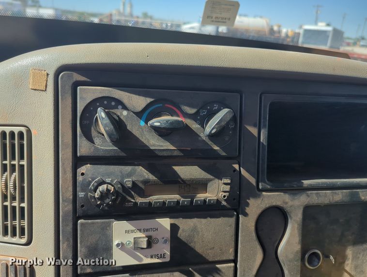 image for item MX9504 2015 International TerraStar  flatbed truck