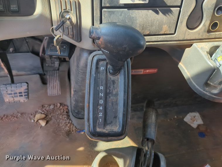 image for item MX9504 2015 International TerraStar  flatbed truck