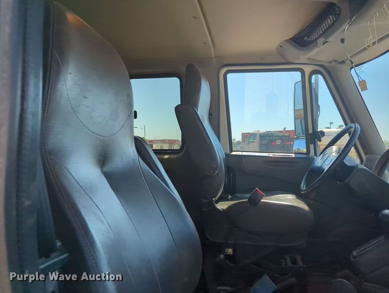 image for item MX9504 2015 International TerraStar  flatbed truck