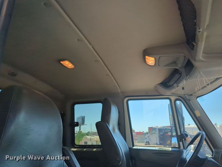 image for item MX9504 2015 International TerraStar  flatbed truck