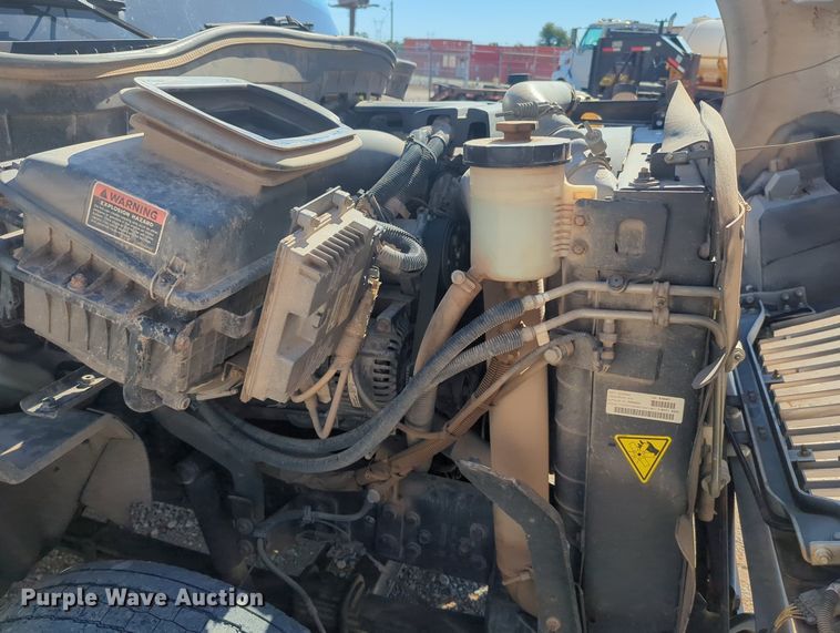 image for item MX9504 2015 International TerraStar  flatbed truck