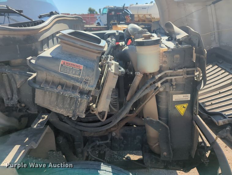 image for item MX9504 2015 International TerraStar  flatbed truck