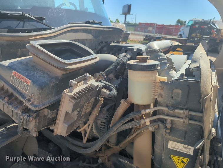 image for item MX9504 2015 International TerraStar  flatbed truck