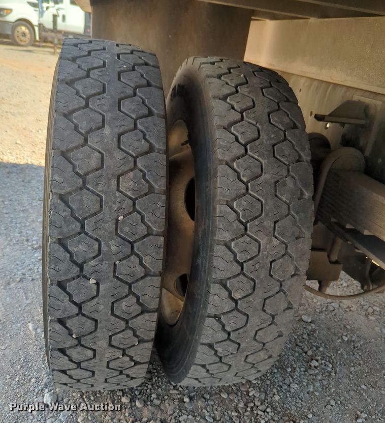 image for item MX9504 2015 International TerraStar  flatbed truck