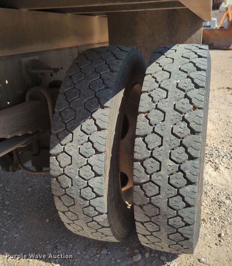 image for item MX9504 2015 International TerraStar  flatbed truck