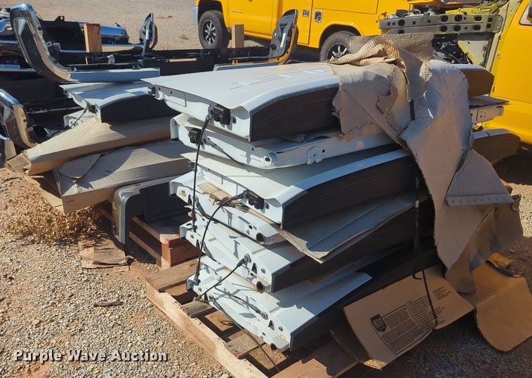 image for item MX9517 (8) tailgates