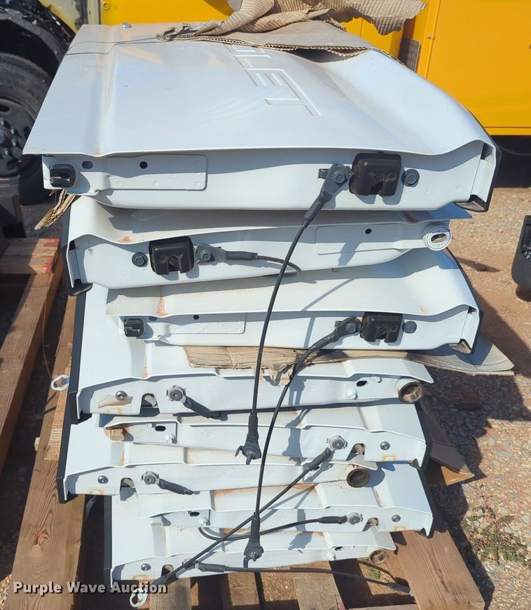 image for item MX9517 (8) tailgates