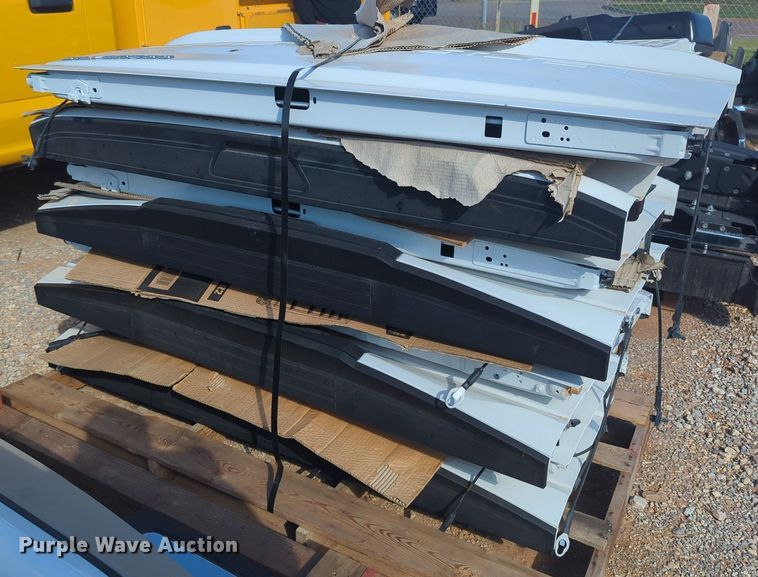 image for item MX9517 (8) tailgates