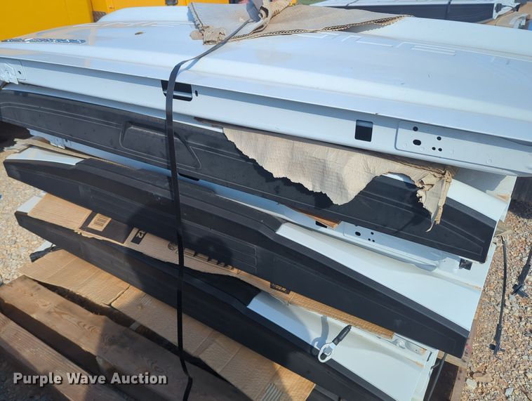 image for item MX9517 (8) tailgates