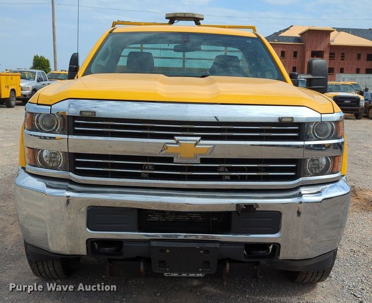 image for item MY9520 2015 Chevrolet Silverado 3500 HD  utility bed pickup truck