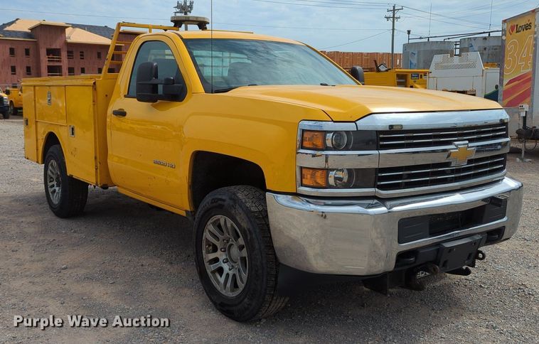 image for item MY9520 2015 Chevrolet Silverado 3500 HD  utility bed pickup truck