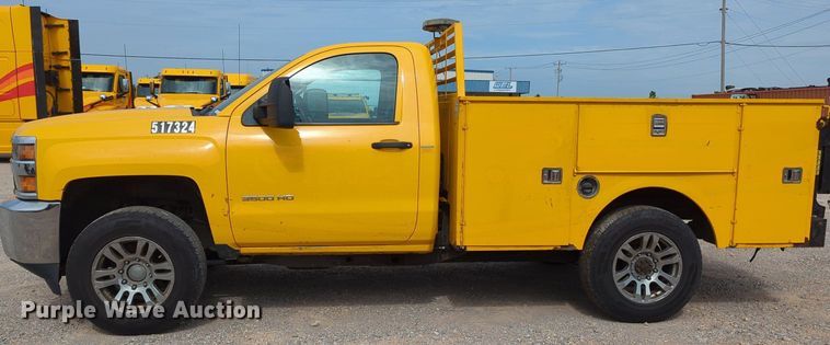 image for item MY9520 2015 Chevrolet Silverado 3500 HD  utility bed pickup truck