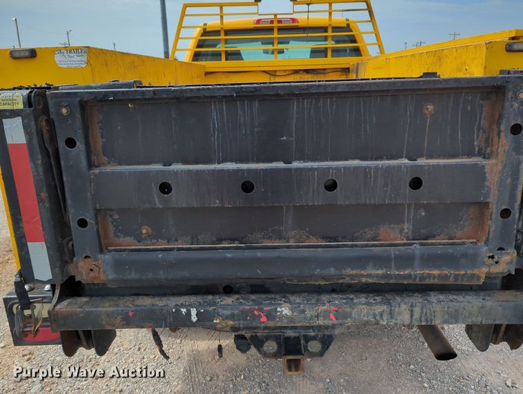 image for item MY9520 2015 Chevrolet Silverado 3500 HD  utility bed pickup truck