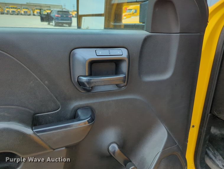 image for item MY9520 2015 Chevrolet Silverado 3500 HD  utility bed pickup truck