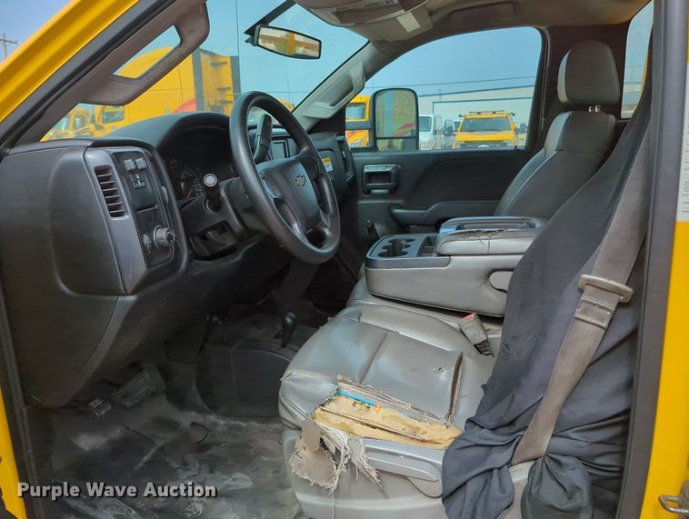 image for item MY9520 2015 Chevrolet Silverado 3500 HD  utility bed pickup truck