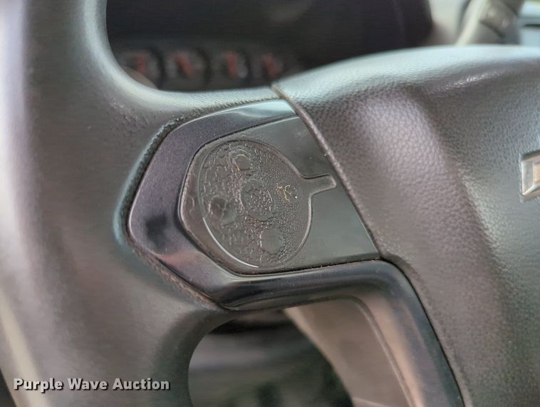 image for item MY9520 2015 Chevrolet Silverado 3500 HD  utility bed pickup truck