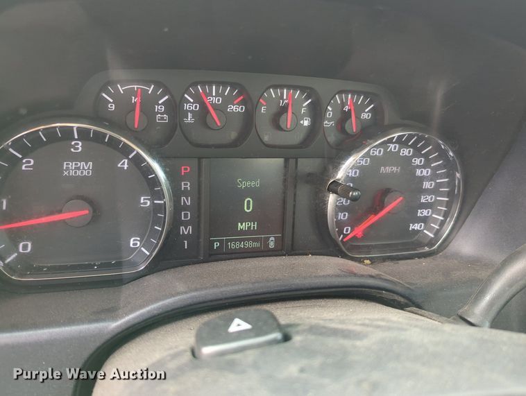 image for item MY9520 2015 Chevrolet Silverado 3500 HD  utility bed pickup truck