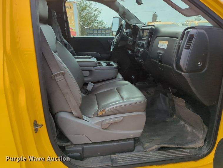 image for item MY9520 2015 Chevrolet Silverado 3500 HD  utility bed pickup truck