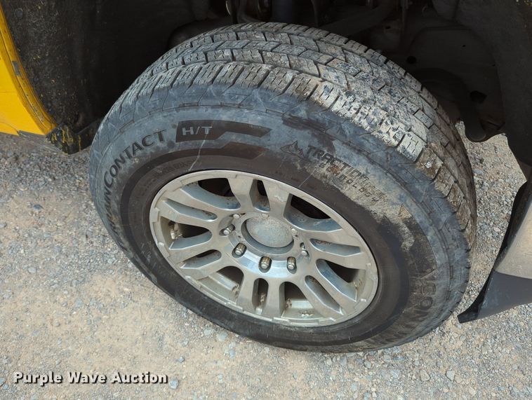 image for item MY9520 2015 Chevrolet Silverado 3500 HD  utility bed pickup truck