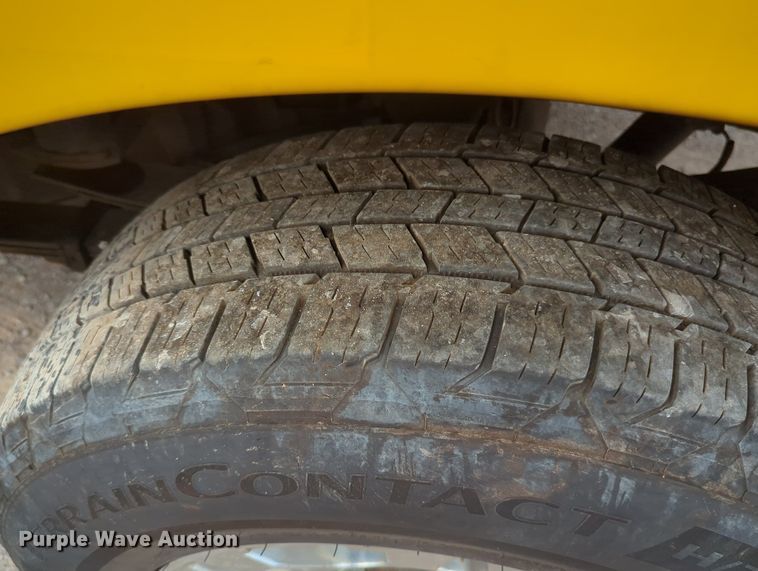 image for item MY9520 2015 Chevrolet Silverado 3500 HD  utility bed pickup truck