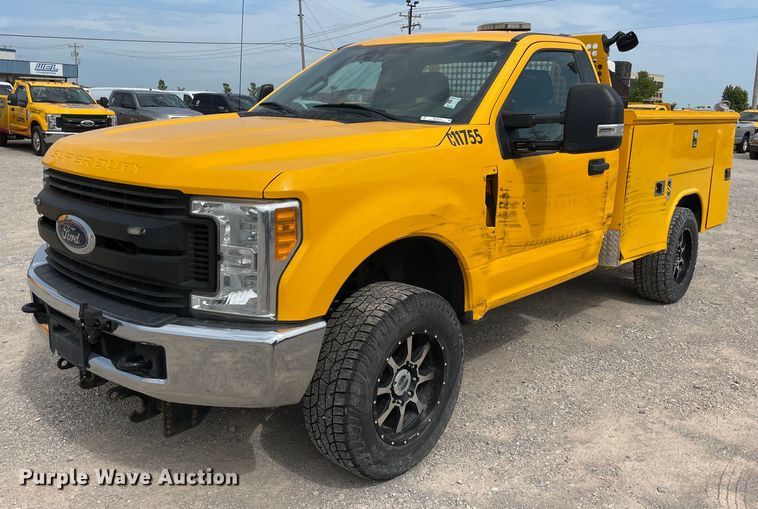 image for item MY9524 2017  Ford F350 Super Duty XL  utility bed pickup truck