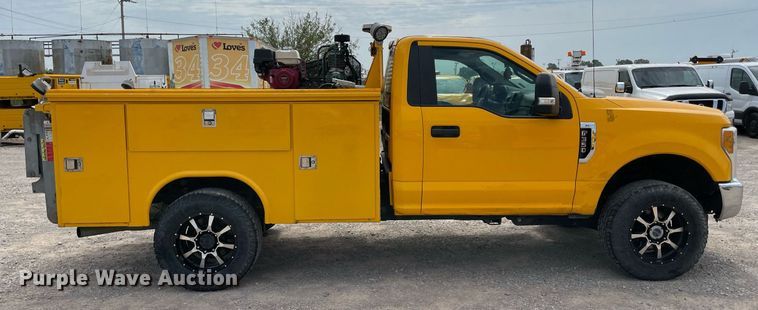 image for item MY9524 2017  Ford F350 Super Duty XL  utility bed pickup truck