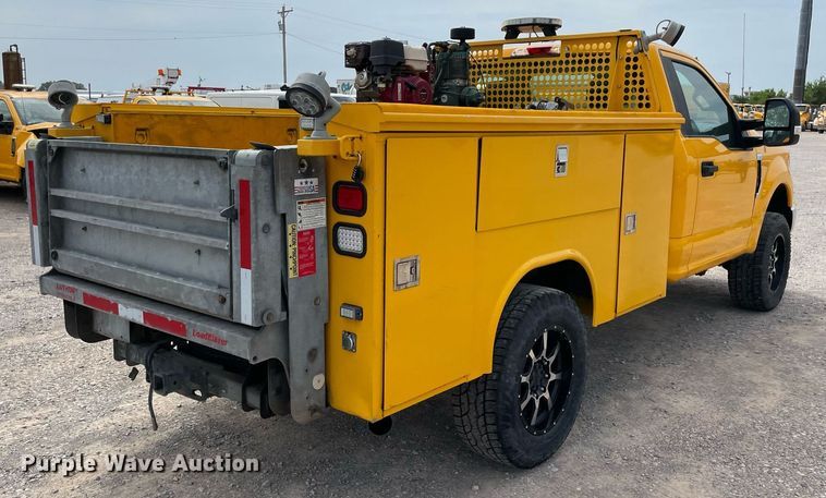 image for item MY9524 2017  Ford F350 Super Duty XL  utility bed pickup truck