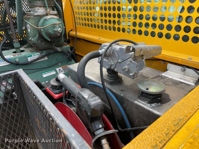 image for item MY9524 2017  Ford F350 Super Duty XL  utility bed pickup truck