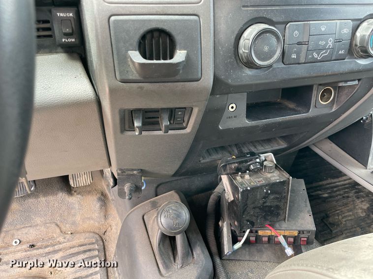 image for item MY9524 2017  Ford F350 Super Duty XL  utility bed pickup truck