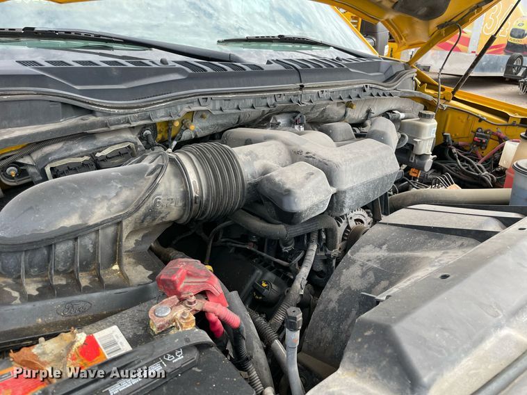 image for item MY9524 2017  Ford F350 Super Duty XL  utility bed pickup truck