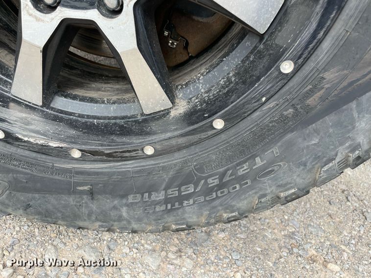 image for item MY9524 2017  Ford F350 Super Duty XL  utility bed pickup truck