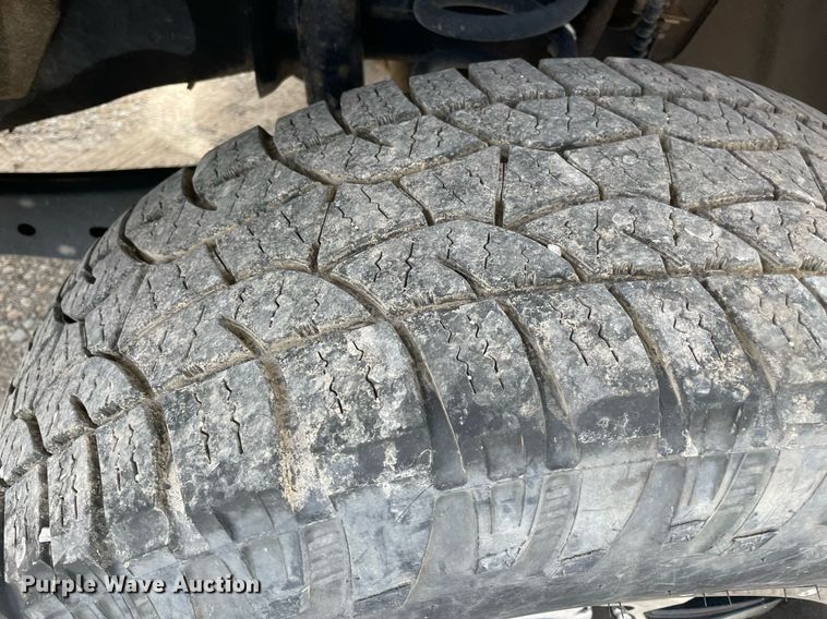 image for item MY9524 2017  Ford F350 Super Duty XL  utility bed pickup truck