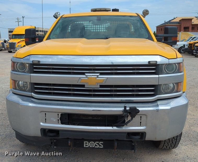 image for item MY9525 2017  Chevrolet Silverado 3500HD  utility bed pickup truck