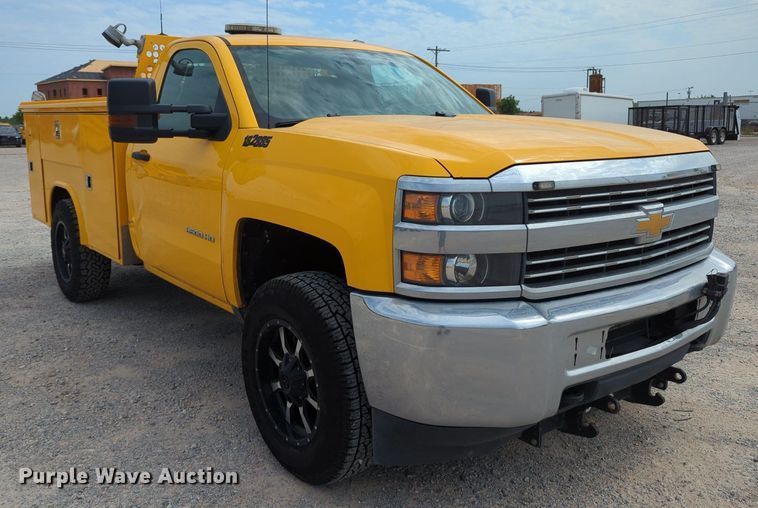 image for item MY9525 2017  Chevrolet Silverado 3500HD  utility bed pickup truck