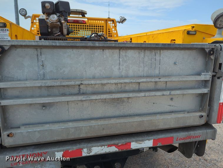 image for item MY9525 2017  Chevrolet Silverado 3500HD  utility bed pickup truck