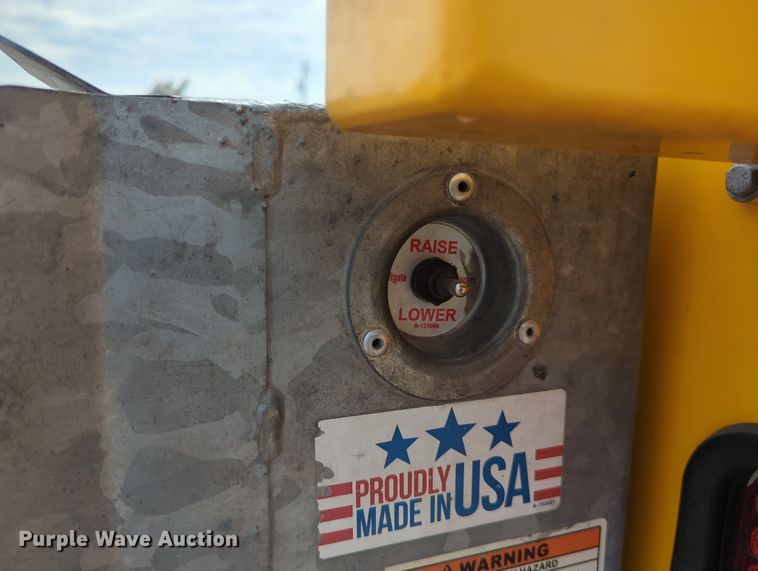 image for item MY9525 2017  Chevrolet Silverado 3500HD  utility bed pickup truck