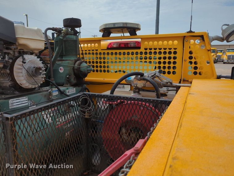 image for item MY9525 2017  Chevrolet Silverado 3500HD  utility bed pickup truck