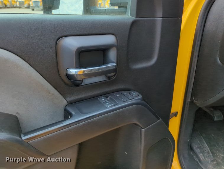 image for item MY9525 2017  Chevrolet Silverado 3500HD  utility bed pickup truck