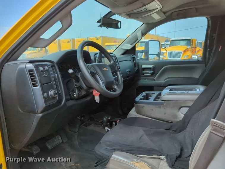 image for item MY9525 2017  Chevrolet Silverado 3500HD  utility bed pickup truck