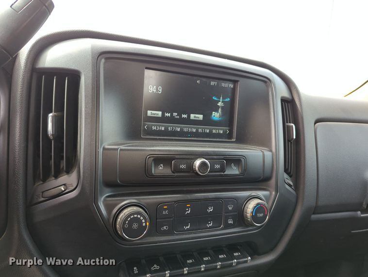 image for item MY9525 2017  Chevrolet Silverado 3500HD  utility bed pickup truck