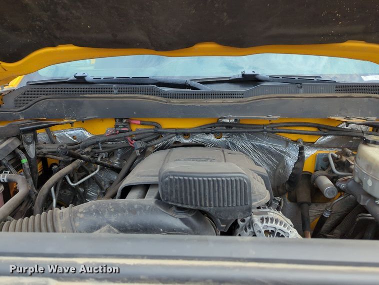 image for item MY9525 2017  Chevrolet Silverado 3500HD  utility bed pickup truck