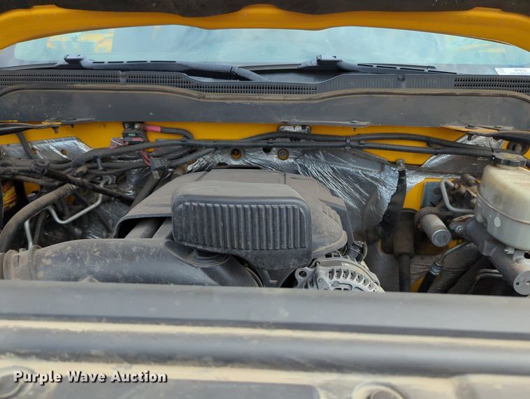 image for item MY9525 2017  Chevrolet Silverado 3500HD  utility bed pickup truck