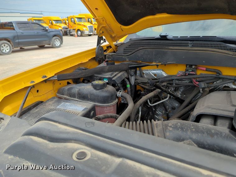 image for item MY9525 2017  Chevrolet Silverado 3500HD  utility bed pickup truck