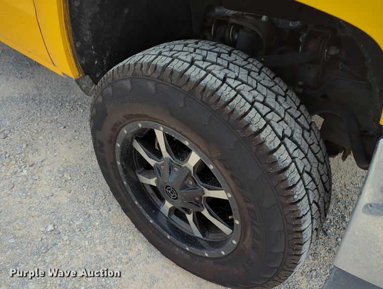 image for item MY9525 2017  Chevrolet Silverado 3500HD  utility bed pickup truck