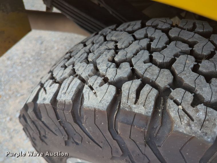 image for item MY9525 2017  Chevrolet Silverado 3500HD  utility bed pickup truck