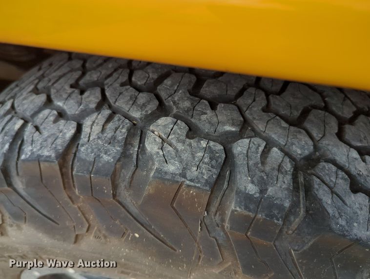 image for item MY9525 2017  Chevrolet Silverado 3500HD  utility bed pickup truck