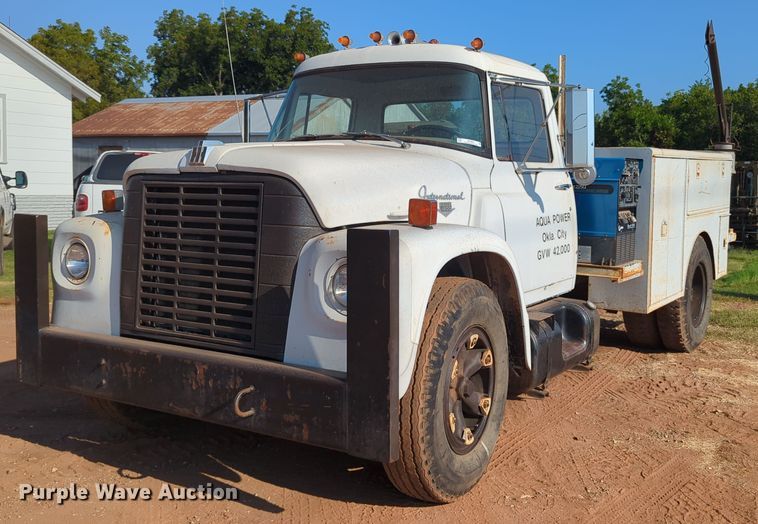 image for item MY9982 International Loadstar 1800 utility / service truck