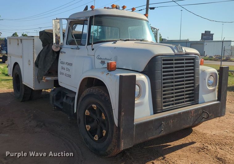 image for item MY9982 International Loadstar 1800 utility / service truck