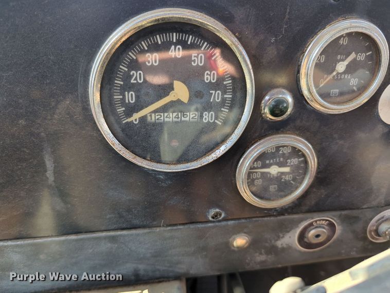 image for item MY9982 International Loadstar 1800 utility / service truck